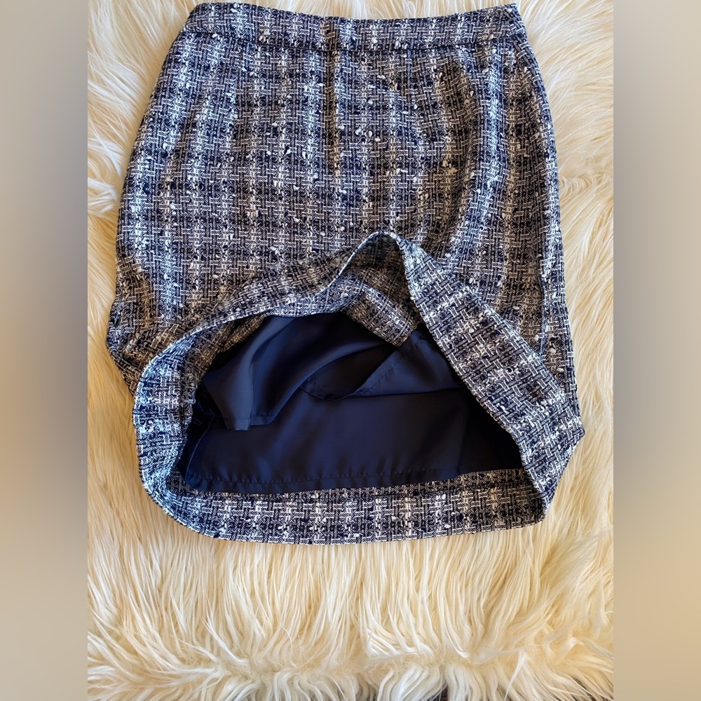 Brooks Brothers, midi skirt, black and wide plaid, woven. Neil Johnstone - Picture 3 of 6